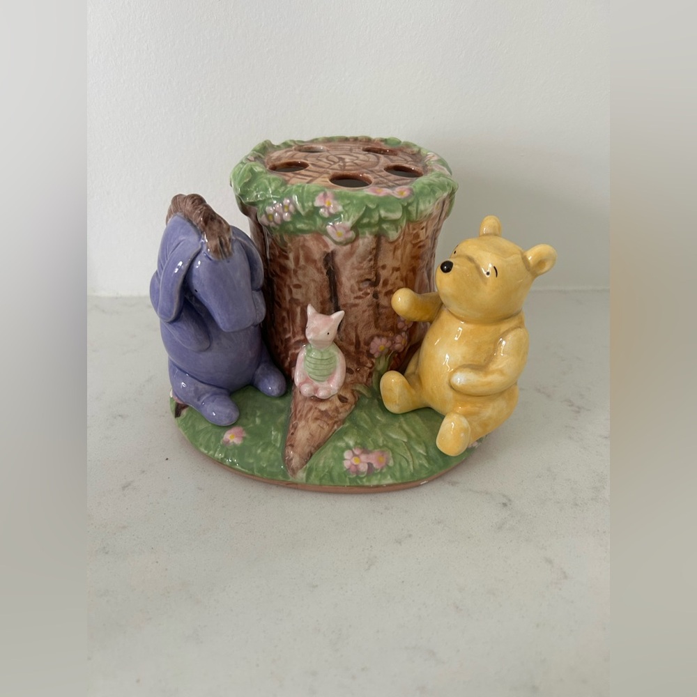 Vintage Disney Winnie the Pooh toothbrush holder